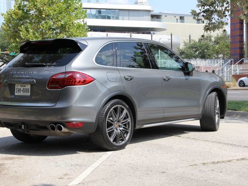 Used 2014 Porsche Cayenne AWD/4WD image 6