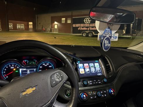 Used 2020 Chevrolet Impala LT image 1