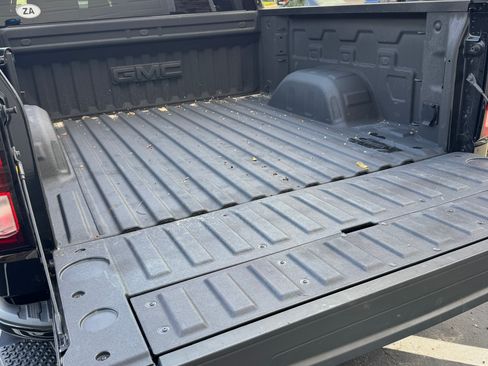Used 2025 GMC Sierra 1500 Elevation AWD/4WD image 12