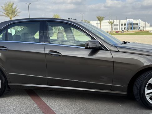 Used 2011 Mercedes-Benz E 350 4MATIC Sedan image 14