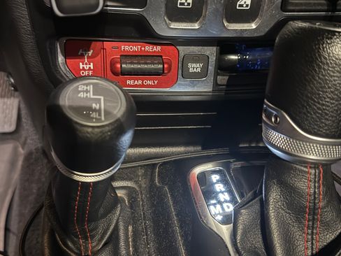 Used 2020 Jeep Wrangler Rubicon w/ LED Lighting Group image 15