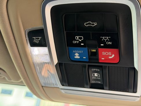 Used 2019 RAM 2500 Laramie image 12