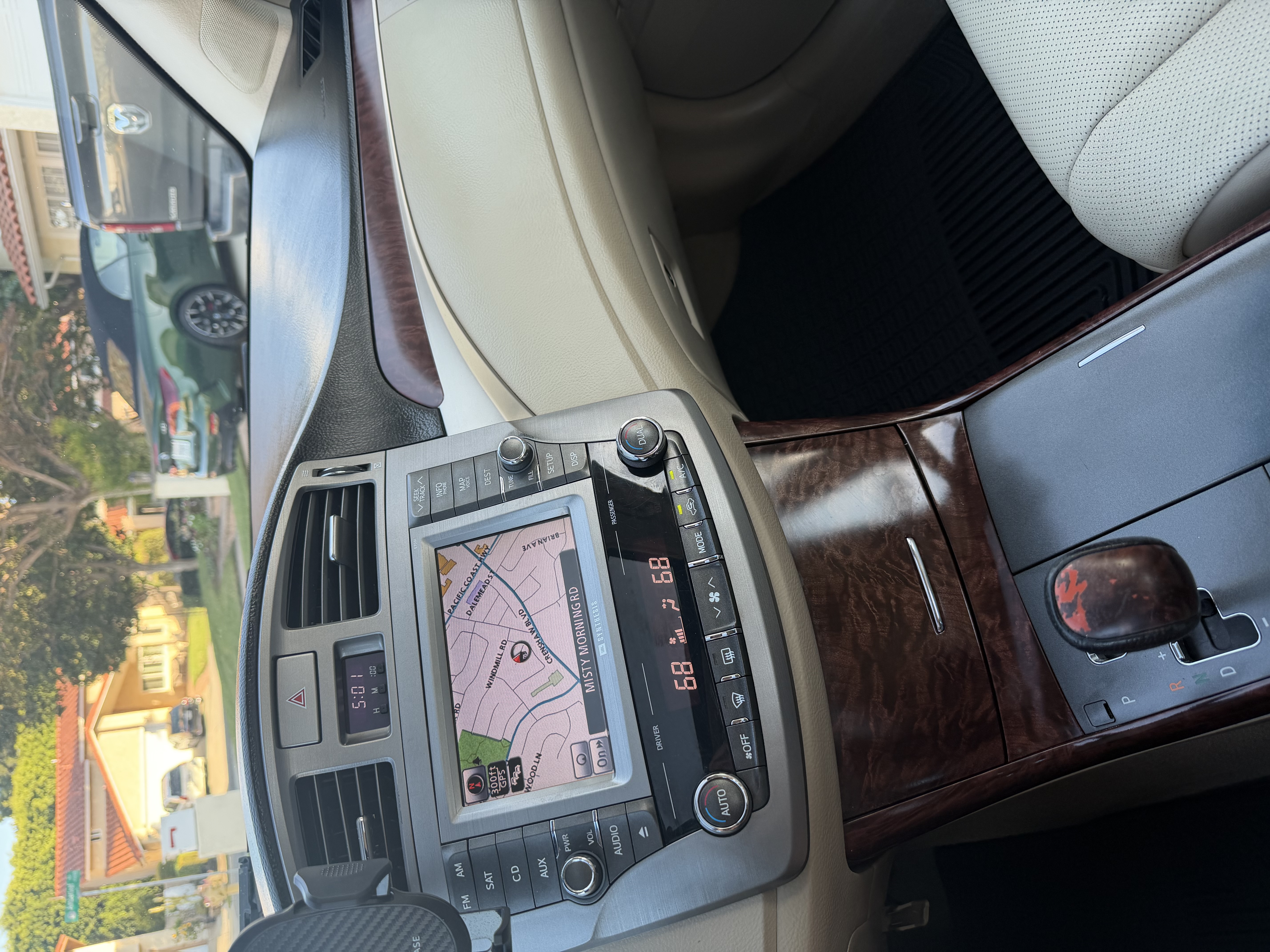 Used 2012 Toyota Avalon Limited FWD image 6