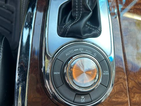 Used 2016 INFINITI QX80 4WD w/ Deluxe Technology Package image 6