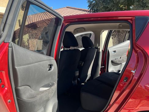 Used 2015 Nissan Leaf S w/ Charge Package image 8