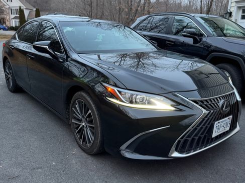 Used 2023 Lexus ES 350 w/ Premium Package image 9