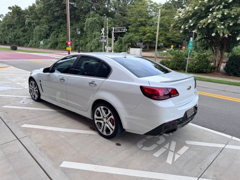 Used 2017 Chevrolet SS RWD image 4