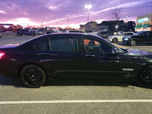 Used 2015 BMW 750Li xDrive image 18