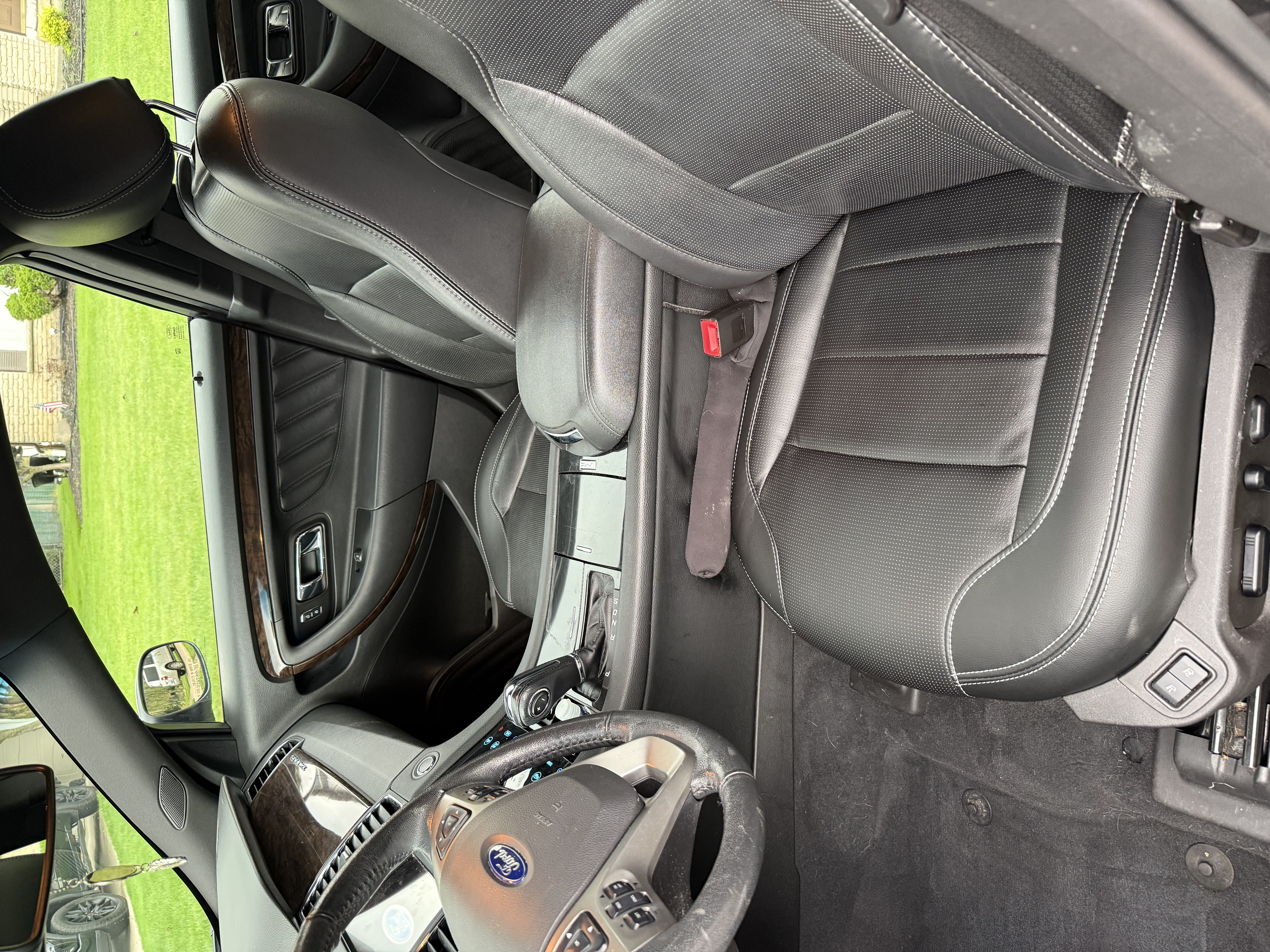 Used 2019 Ford Taurus Limited AWD/4WD image 10