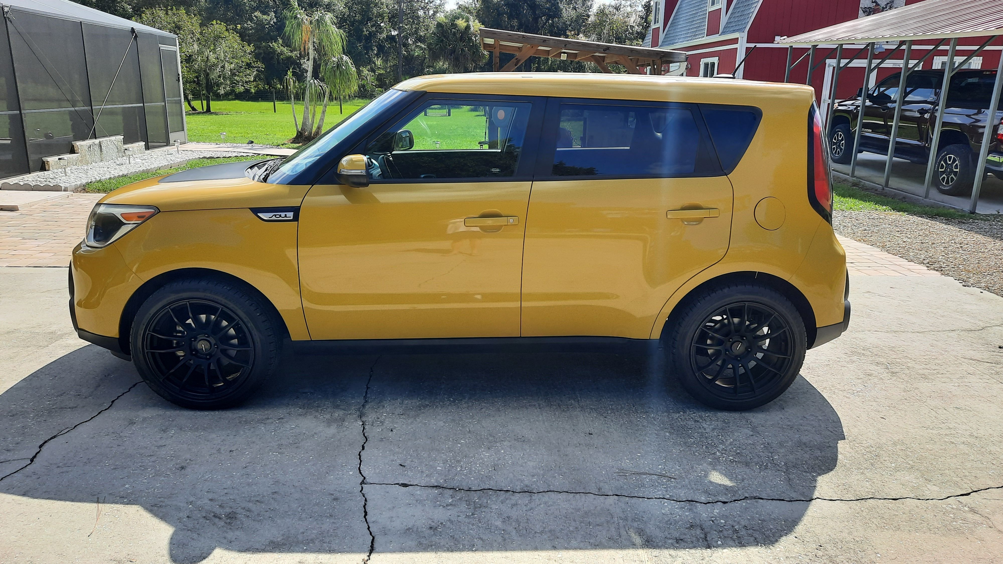 Used 2014 Kia Soul + w/ UVO w/Eservices Package FWD image 4