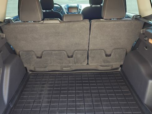 Used 2019 Ford Escape SE image 12