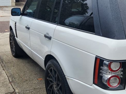 Used 2011 Land Rover Range Rover HSE image 6