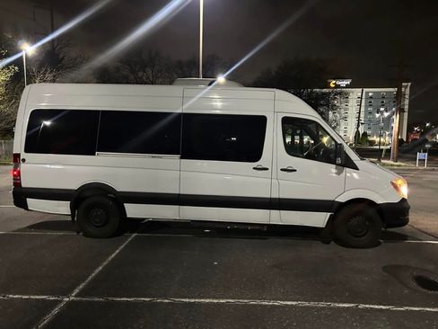 Used 2016 Mercedes-Benz Sprinter 2500 image 6