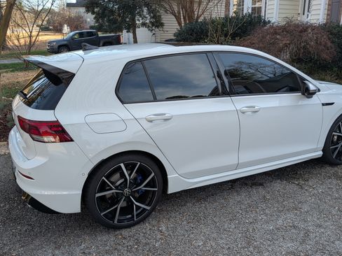 Used 2022 Volkswagen Golf R image 13