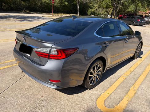 Used 2017 Lexus ES 300h image 15