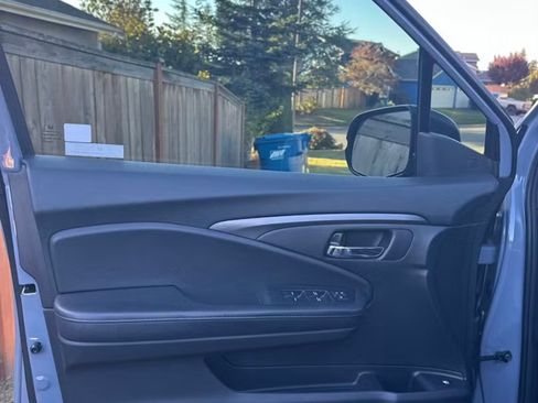 Used 2022 Honda Pilot Sport image 5