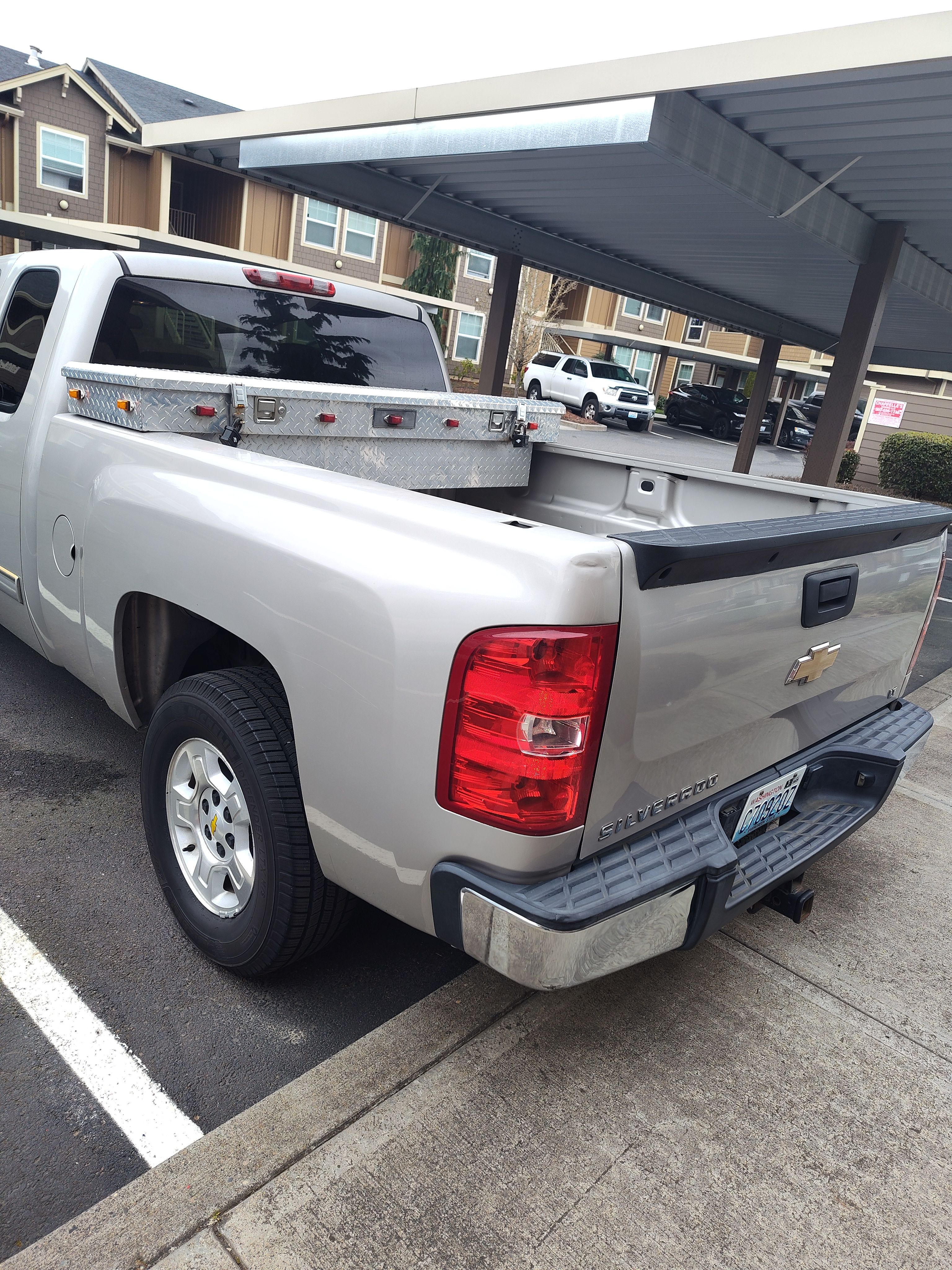 Used 2009 Chevrolet Silverado 1500 LT w/ Power Pack Plus RWD image 2