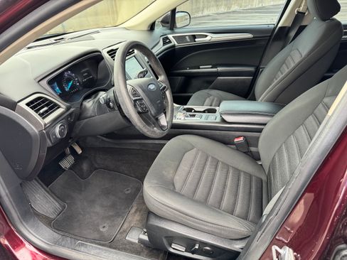Used 2018 Ford Fusion SE w/ Fusion SE Technology Package image 6