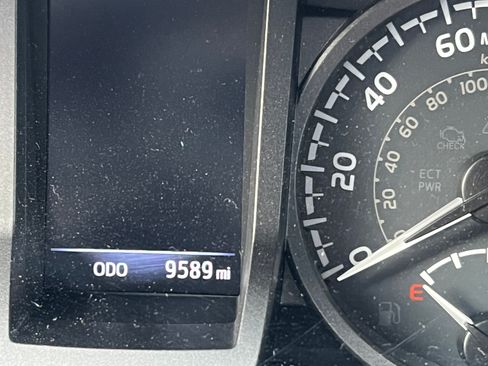 Used 2019 Toyota Tacoma TRD Off-Road image 15