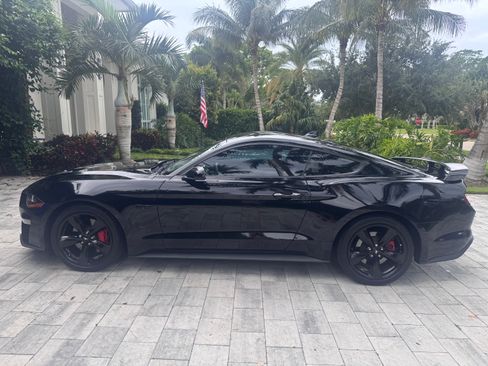 Used 2022 Ford Mustang GT Premium w/ Black Accent Package RWD image 5