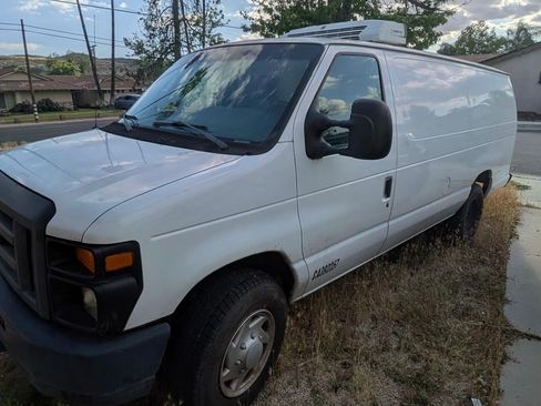 Used 2014 Ford E-350 and Econoline 350 Extended Super Duty image 4
