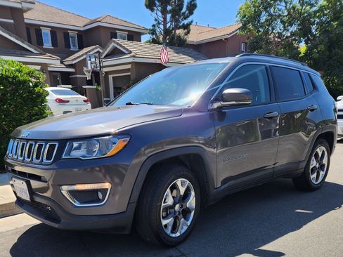 Used 2019 Jeep Compass Limited image 9