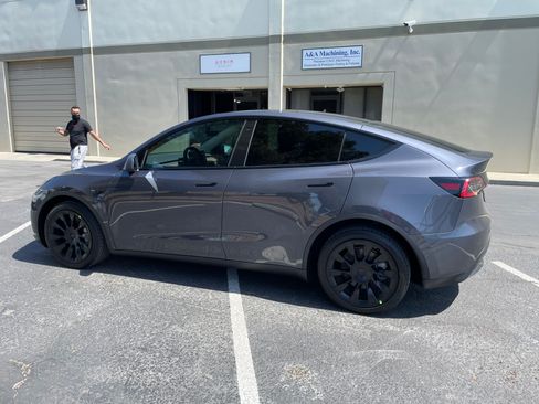 Used 2024 Tesla Model Y Long Range image 4