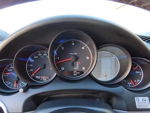 Used 2015 Porsche Cayenne Diesel w/ Premium Package image 17