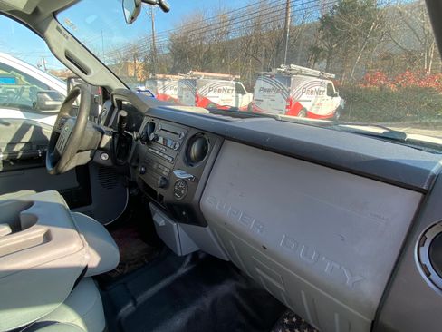 Used 2015 Ford F250 XL w/ Power Equipment Group image 13