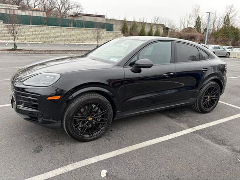 Used 2024 Porsche Cayenne Coupe image 5