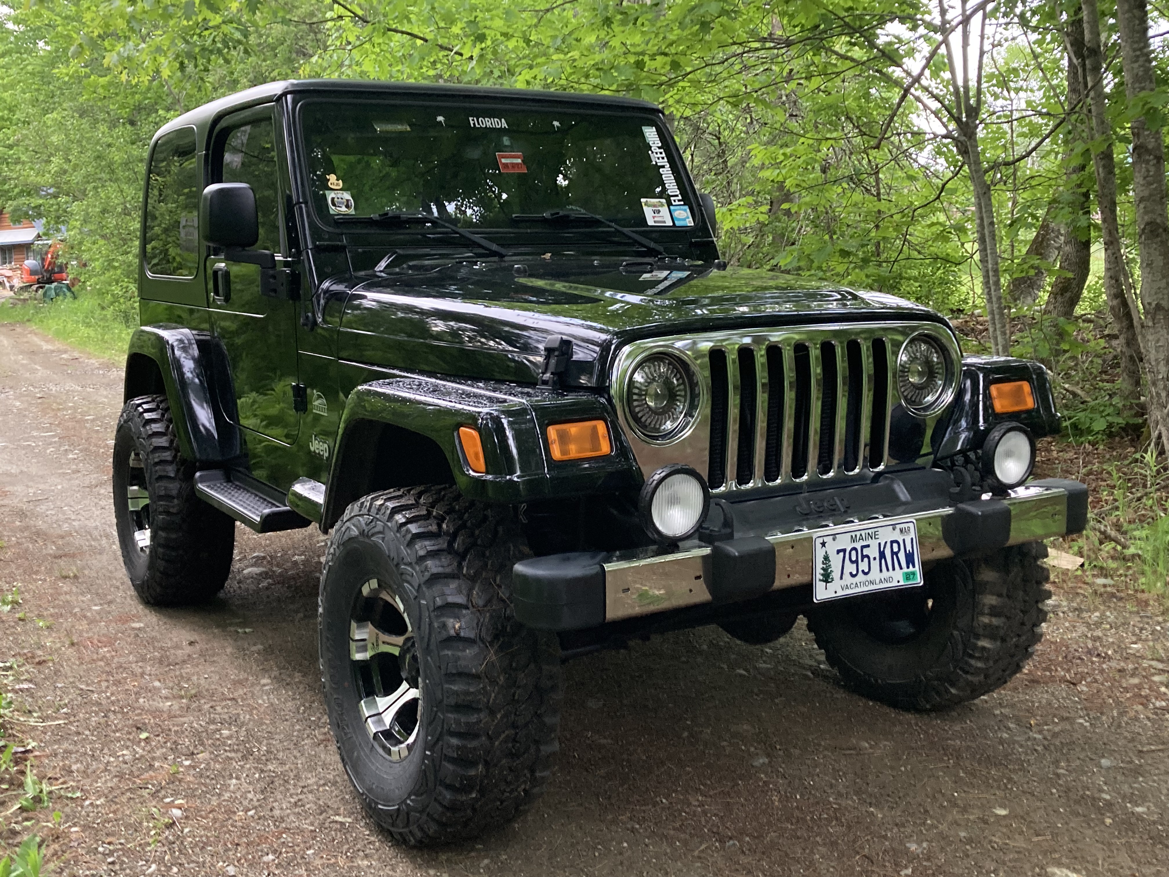 Used 2004 Jeep Wrangler Sahara w/ Dual Top Group AWD/4WD image 1