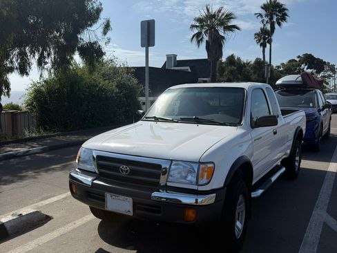 Used 1999 Toyota Tacoma PreRunner RWD image 1