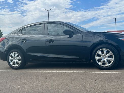 Used 2018 MAZDA MAZDA3 Sport FWD image 5