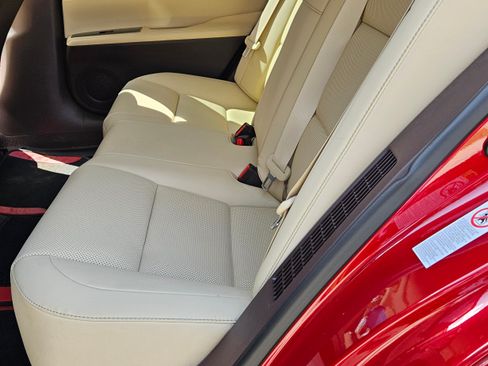 Used 2017 Lexus ES 300h image 15