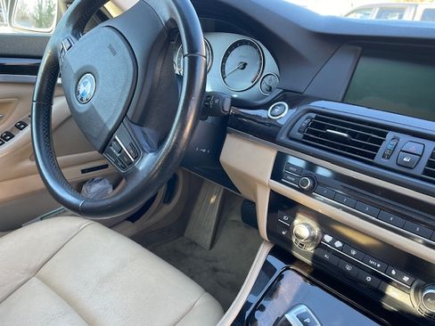 Used 2011 BMW 528i Sedan image 10