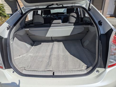 Used 2015 Toyota Prius Two image 8