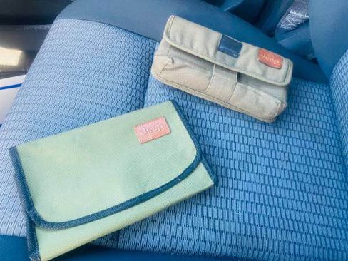 Used 2010 Jeep Grand Cherokee Laredo image 16