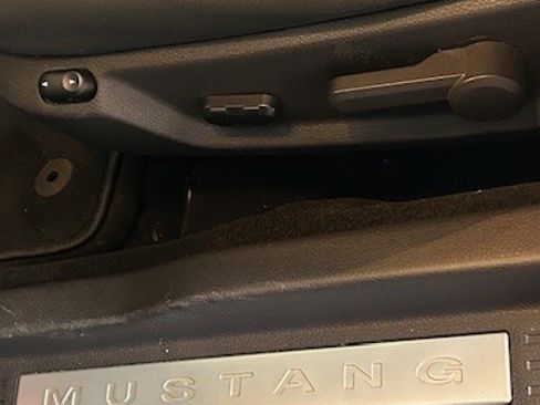 Used 2005 Ford Mustang GT image 16