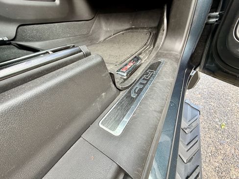 Used 2021 GMC Sierra 1500 AT4 w/ Technology Package image 10