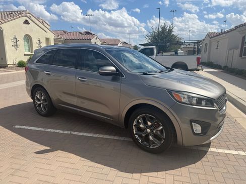 Used 2016 Kia Sorento SX FWD image 4