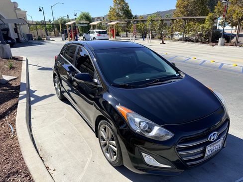 Used 2016 Hyundai Elantra GT w/ Option Group 02 FWD image 4