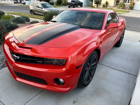 Used 2010 Chevrolet Camaro SS w/ RS Package image 9