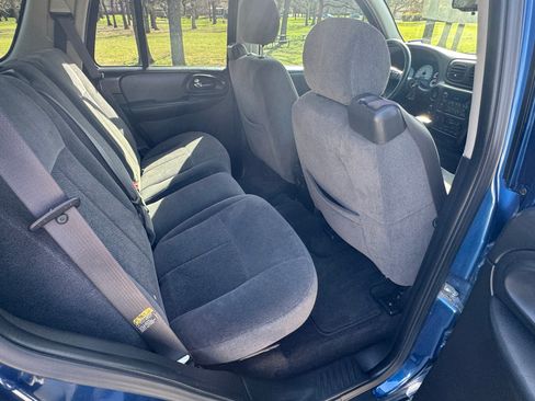 Used 2005 Chevrolet TrailBlazer LT w/ LT Package 1 image 11