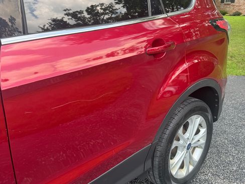 Used 2017 Ford Escape SE FWD image 11