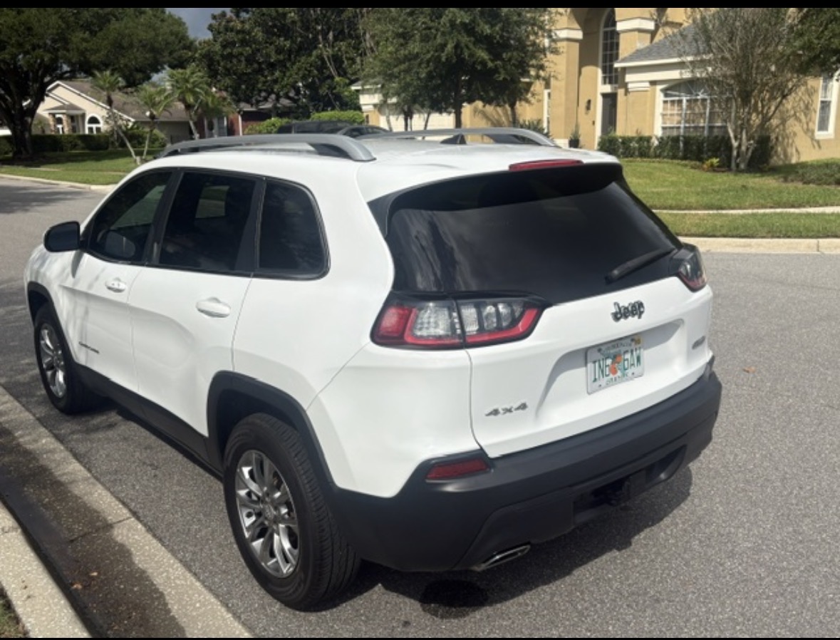 Used 2019 Jeep Cherokee Latitude Plus w/ Trailer Tow Group AWD/4WD image 6