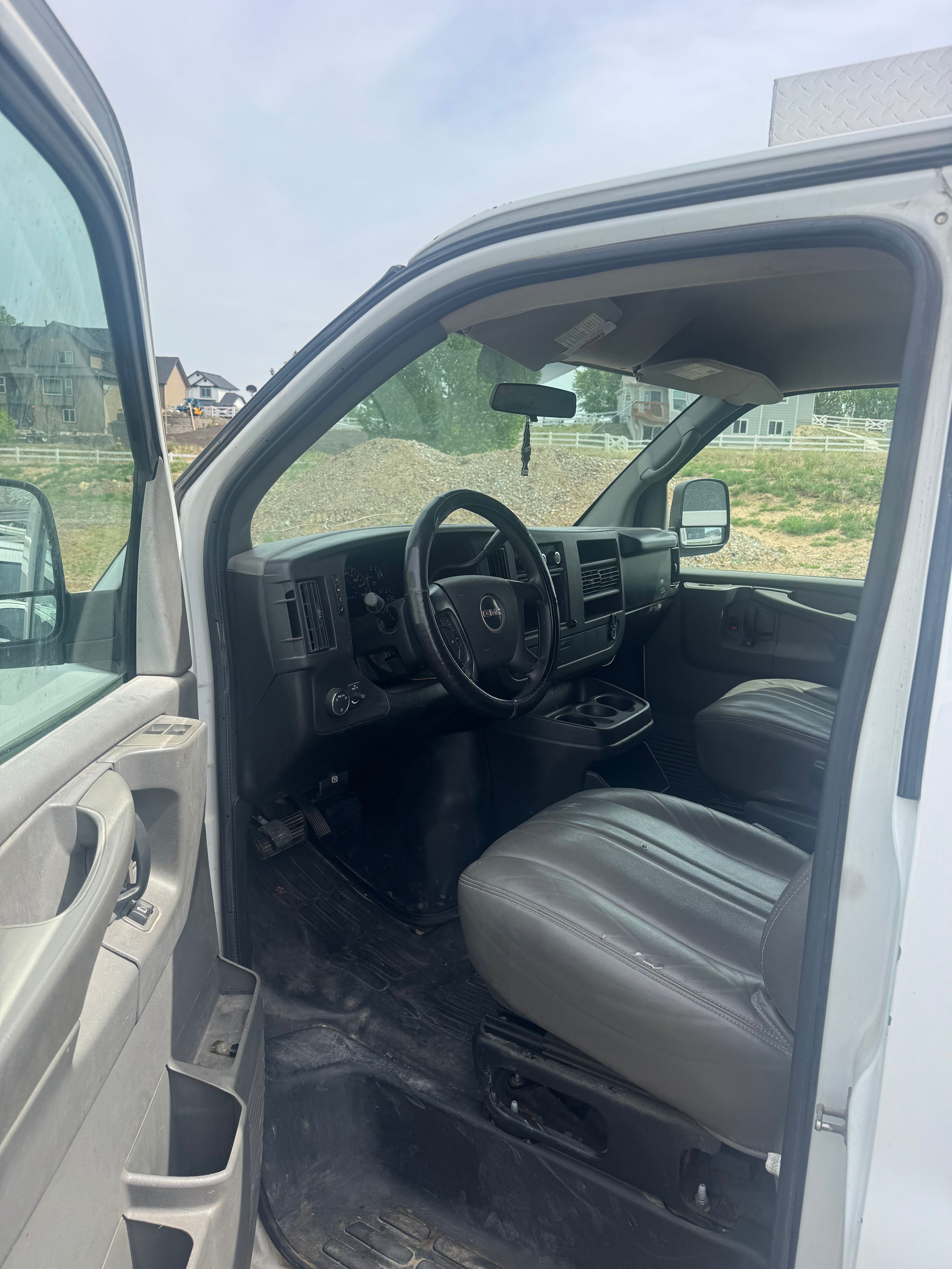 Used 2009 GMC Savana 1500 RWD image 8