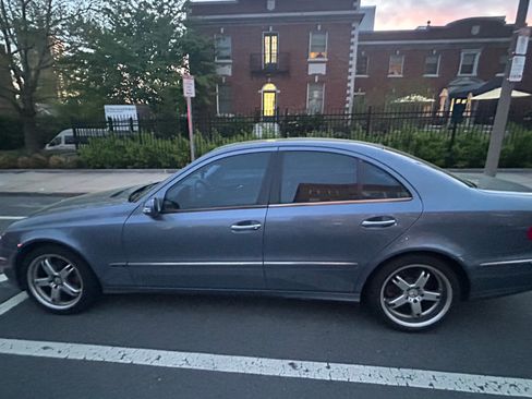 Used 2003 Mercedes-Benz E 320 Sedan image 2
