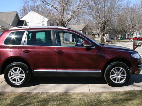 Used 2008 Volkswagen Touareg V6 image 1