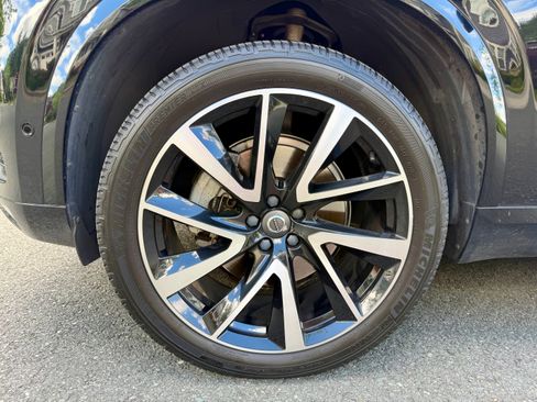 Used 2018 Volvo XC90 T6 Momentum w/ Convenience Package AWD/4WD image 6