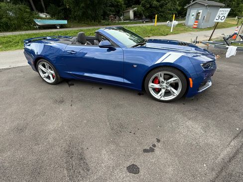 Used 2022 Chevrolet Camaro SS RWD image 1